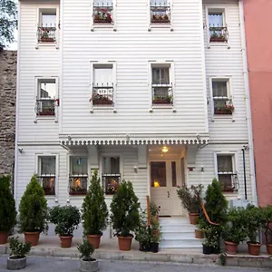 Otel Dilhayat Kalfa, İstanbul